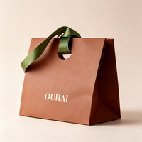 Sacs de shopping en gros personnalisés en papier kraft avec ruban en satin pour gants, mitaines et autres accessoires de mode