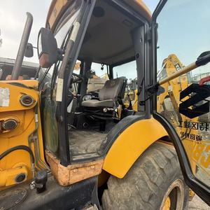 Chargeuse-pelleteuse JCB 4CX haute performance, équipement de construction durable pour travaux d'excavation et de chargement intensifs - Product Image 6