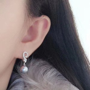 Orecchini Pendenti Simmetrici con Perle Finte per Donne, Eleganti Gioielli di Moda in Tonalità Scure - Product Image 2