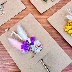 การ์ดมินิมอลสไตล์โบโฮประดับดอกยิปโซฟิล่าแห้ง สำหรับบันทึกขอบคุณ ของขวัญวันเกิด ของขวัญคริสต์มาส - Product Image 1