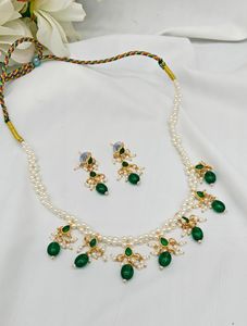 Conjunto de collar de perlas y piedras Kundan nupciales de alta calidad con pendientes para boda y fiesta conjuntos de joyería de moda - Product Image 2