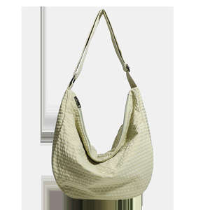 กระเป๋าสะพายไหล่สไตล์ลำลองทันสมัยบุด้วยโพลีเอสเตอร์พร้อมซิปปิดแบบใหม่ - Product Image 2