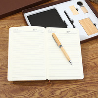 Coffret Cadeau d'Entreprise Multi-Occasions en Bois Grainé : Porte-clés, Carnet et Articles Promotionnels pour Événements d'Entreprise