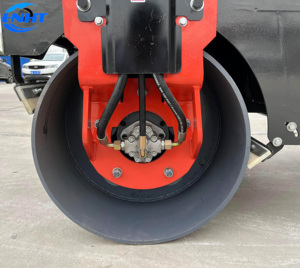 Rouleaux vibrants professionnels de haute qualité, personnalisés, à double tambour, à moteur diesel, pour l'entretien routier, avec engrenage moteur - Product Image 2