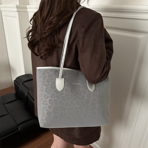 2026 Nieuwe Winter Casual Retro Dames Handtas met Grote Capaciteit en Luipaardprint Tote <span class=keywords><strong>Bag</strong></span> - Product Image 5