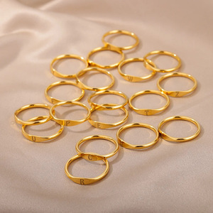 Anillo de Acero Inoxidable con Letra Inicial Chapado en Oro de 18K, Resistente al Agua, 26 Letras del Alfabeto, Personalizado, Delicado, Minimalista, Apilable, 2026 - Product Image 1
