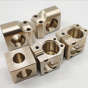 Molde CNC Personalizado, Piezas de Plástico de Precisión No Estándar, Procesamiento de Piezas de Latón, Acero Inoxidable y Aleación de Aluminio - Product Image 3