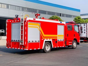 Camion de lutte contre l'incendie à mousse et eau Isuzuu 4X4 de 5000 litres, technologie japonaise de pointe, pour terrains montagneux et sauvetage municipal - Product Image 6