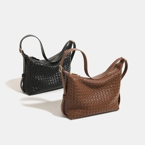 Borsa a Spalla da Donna di Tendenza 2026 all'Ingrosso, Borsa Hobo in Pelle PU Intrecciata con Tracolla Regolabile, Design Esclusivo - Product Image 3
