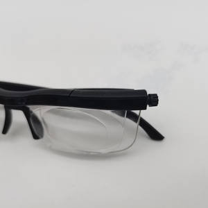 نظارات القراءة الأكثر مبيعًا بتركيز بصري عالي الدقة قابل للتعديل لطول النظر والتكبير والتصغير عدسة نظارات تصحيح TR90 لرجل عجوز للقراءة - Product Image 4