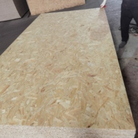 Panneau OSB3 structurel 15mm 9mm-1250x2500mm de première qualité pour toiture, mur et plancher dans la construction de maisons en bois