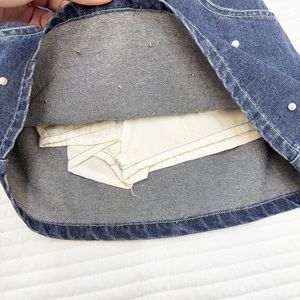 Ensemble en jean d'été pour filles 2026 : Nouveau gilet en jean perlé et jupe courte rétro, ensemble deux pièces pour bébés filles - Vente transfrontalière - Product Image 3