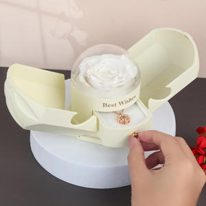 Ailes <span class=keywords><strong>d</strong></span>'<span class=keywords><strong>Ange</strong></span> Fleur Eternelle <span class=keywords><strong>Carré</strong></span> Romantique Imprimé Saint Valentin Coffret Cadeau Bague Boucles <span class=keywords><strong>d</strong></span>'oreilles Pendentif Collier Bijoux JINAO - Product Image 3