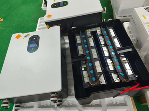 แบตเตอรี่โซลาร์แบบตั้งพื้น 51.2V 100Ah 200Ah สำหรับระบบสำรองไฟบ้านแบบไฮบริดนอกกริด - Product Image 1