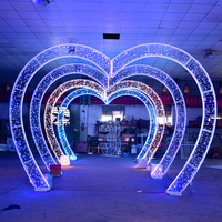 Lumière LED extérieure à motif d'arche en forme de cœur pour événements de mariage Décoration de rue festive pour Noël Halloween pour paysage Décoration intérieure