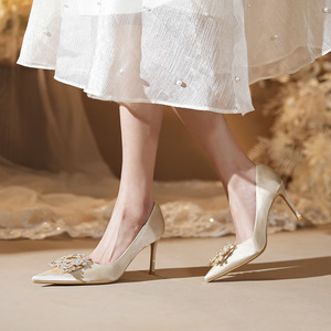 <span class=keywords><strong>รองเท้า</strong></span>ส้นสูงแบบส้นเข็มไมโครไฟเบอร์ปี 2026 สำหรับผู้หญิง ปลายแหลมปิดหัวเท้า สีเบจนู้ด <span class=keywords><strong>รองเท้า</strong></span>แต่งงานแบบหุ้มข้อสูง แฟชั่น - Product Image 2