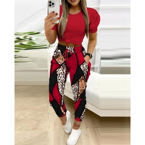 เสื้อยืดคอกลมแขนสั้นผู้หญิง กางเกงขายาว ชุดลำลองพิมพ์ลาย 2 ชิ้น แฟชั่น - Product Image 1