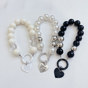 Porte-clés en plastique acrylique Y2K avec perles, bracelet anti-perte, breloque cœur mignon, cordon de téléphone en perles chromées argentées - Product Image 3