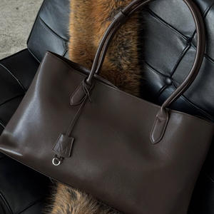 Sac à main de créateur en lurex pour femme, classique, de luxe, en matière douce, grande capacité, avec boucle à anneau métallique et double bandoulière - Product Image 3