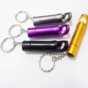 Llavero con Linterna LED Personalizado, Llavero con Mosquetón, Abrebotellas - Product Image 1
