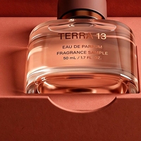 Boîte à parfum rigide de style livre rouge magnétique premium sur mesure pour une seule bouteille, présentation pour emballage de parfum personnalisé
