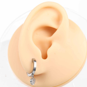 VORA Anneau segmenté articulé en Titane ASTM F136 plaqué or blanc 18K avec pendentif cœur '<span class=keywords><strong>Kiss</strong></span> Me' pour piercing boucle d'oreille clicker - Product Image 3