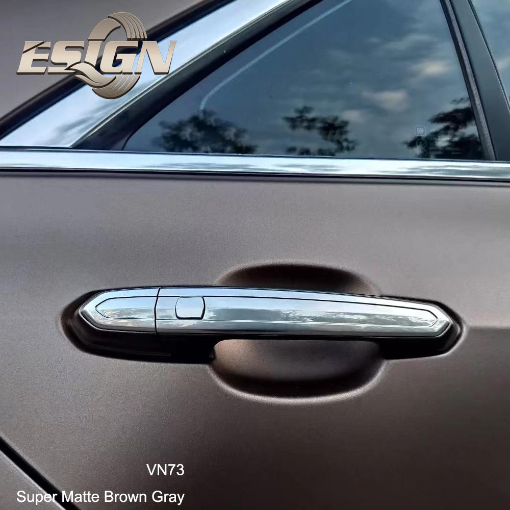 สีเทาน้ำตาลด้านสุด