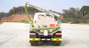 Camion d'aspiration des excréments Dongfeng 4x2 personnalisé, réservoir de 3000 litres pour l'aspiration des excréments dans <span class=keywords><strong>les</strong></span> <span class=keywords><strong>quartiers</strong></span> anciens et <span class=keywords><strong>les</strong></span> rues étroites - Product Image 6