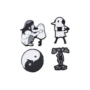 Pin de metal de dibujos animados en blanco y negro, creativo y sencillo, con diseño de hombre de Buenas Noches con auriculares, para ropa y como recuerdo. - Product Image 1