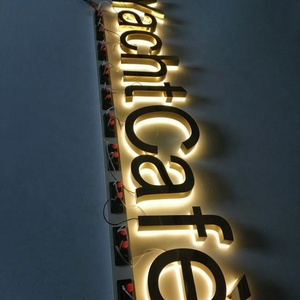 Enseigne rétroéclairée personnalisée en acrylique et métal pour affichage extérieur de logo d'hôtel ou de magasin - Product Image 6