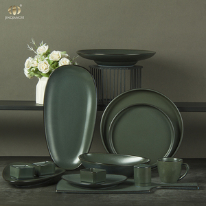 Set di piatti <span class=keywords><strong>e</strong></span> ciotole in porcellana con glassa reattiva fatta a mano JQY Set di stoviglie da tavola in ceramica minimalista verde scuro opaco - Product Image 1