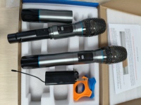 Microphone de conférence numérique sans fil professionnel rechargeable en plastique avec suppression du bruit pour le chant et le karaoké