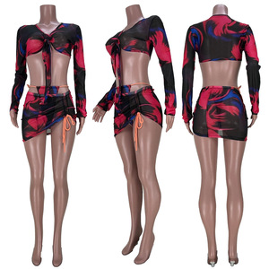 Plaj kadınlar seksi çiçek baskı örgü 3 parça Set kravat kırpma üst tanga yan İpli dantelli Mini etek setleri kadınlar 3 parça kıyafetler - Product Image 4