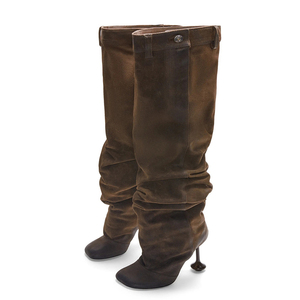 Bottes hautes plissées à bout carré et talons originaux pour femme, avec boutons métalliques, coupe large - Product Image 1