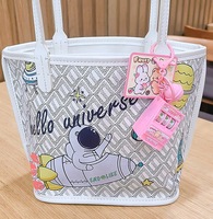 Mini machine de loterie de dessin animé créatif porte-clés mignon modèle de jouet en plastique PVC de simulation pour pendentif de sac à dos
