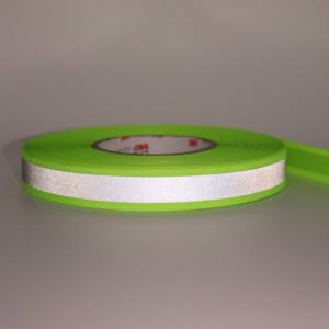 شريط عاكس عالي الوضوح بلون أخضر فسفوري، متين ومقاوم للغسيل، مناسب للملابس الأمنية والمعدات الخارجية وملابس العمل - Product Image 2