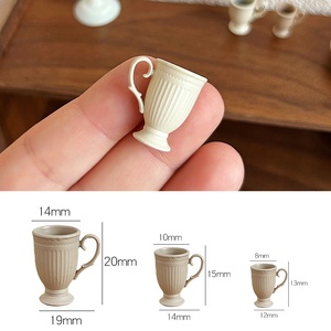 Miniature 1:12 : Accessoires de maison de poupée style palais médiéval rétro français, tasse à café en relief miniature - Product Image 4