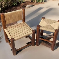 Tabouret moderne minimaliste en osier avec dossier élégant, structure en bois massif, non pliable, idéal pour changer de chaussures, table basse ou salon