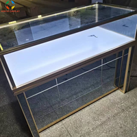 Éclairage LED super élevé Offres Spéciales Vitrine de bijoux en verre trempé ultra clair Affichage de montage de haute qualité