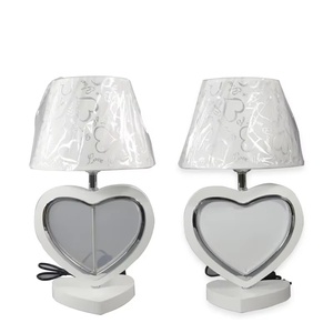 Can đảm tùy chỉnh sang trọng trang trí nội thất cạnh giường ngủ bàn ánh sáng đèn với logo thăng hoa trống hình trái tim Bảng khung ảnh đêm đèn - Product Image 1