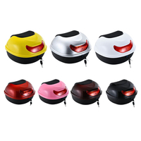 Fabricant de boîte arrière de moto PP étanche avec feu de freinage boîte supérieure universelle boîte latérale bagages vente directe d'usine