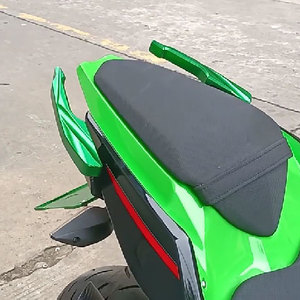 Accoudoir passager arrière en alliage d'aluminium pour Kawasaki <span class=keywords><strong>Ninja</strong></span> <span class=keywords><strong>400</strong></span> <span class=keywords><strong>Z400</strong></span> 2018-2023 - Product Image 3