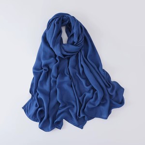 Hijab en jersey modal froissé uni, style mode, double couture, doux, respirant, extra large - Product Image 2
