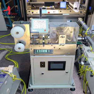 Machine à fabriquer avec tous les accessoires disponibles dans un moule de fabrication de savon pressé à froid - Product Image 4