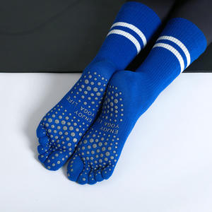 Chaussettes de sport professionnelles Bodhi La pour femmes, automne-hiver, à cinq doigts, à orteils séparés, longues, pour yoga, antidérapantes, à pois sur le dessus - Product Image 3