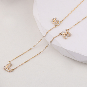 قلادة خانقة بتصميم فراشة مطلية بالذهب عيار 18 قيراط مع قلادة موسانيت 3 قيراط، سلسلة بتصميم زهور عصري، هدية مثالية - Product Image 2