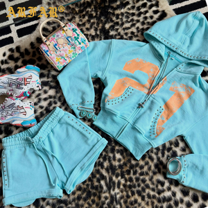 Conjuntos de Dos Piezas para Mujer <span class=keywords><strong>con</strong></span> Logotipo Personalizado, <span class=keywords><strong>Ropa</strong></span> Urbana, 100% Algodón, Sudadera Corta <span class=keywords><strong>con</strong></span> Cierre y Detalles en Tachuelas, Pantalones Cortos, Conjuntos Deportivos para Mujer - Product Image 1