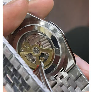 Reloj de Lujo para Hombre, Esfera Personalizada de Alta Calidad, Correa Integrada de Acero Inoxidable, Estilo Casual de Negocios, Diseño de Diseñador, ODM de Shanghái, China - Product Image 2