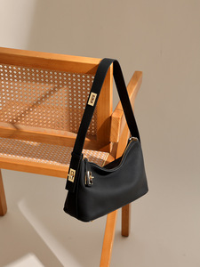 Sacs à main en cuir véritable haut de gamme OEM, design personnalisé, sacs à bandoulière simples, sacs à main tendance 2026 avec fermoir - Product Image 5