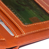 Dompet Lipat Dua Kulit Sapi Kecoklatan Pria, Gaya Vintage dengan Slot Kartu Dompet Ramping Terbuka